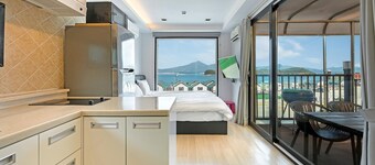 Goseong Bluebeach Pension&glamping