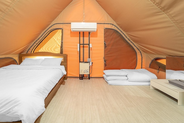 Basic Room, 1 Bedroom (HawaiiGlamping8) | 1 bedroom, WiFi (free)