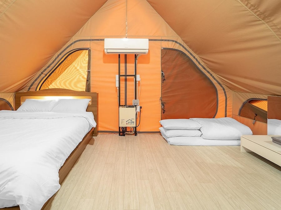 Basic Room, 1 Bedroom (HawaiiGlamping8) | 1 bedroom, WiFi (free)