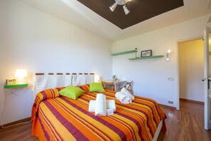 Maison Familiale, 2 chambres, 2 salles de bains, côté montagne (Cherry Tree House Family Friendly) | 2 chambres, fer et planche à repasser, Wi-Fi gratuit, draps fournis