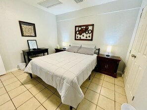 2 Schlafzimmer, Schreibtisch, Bügeleisen/Bügelbrett, kostenloses WLAN