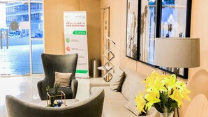 Lobby - Fully Furnished Studio in Azizi Aliyah (Dubai)