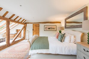 9 bedrooms, iron/ironing board, WiFi, bed sheets - Lower Standen Farm by Bloom stays that sleeps 24 guests  in 9 bedrooms (Benenden)