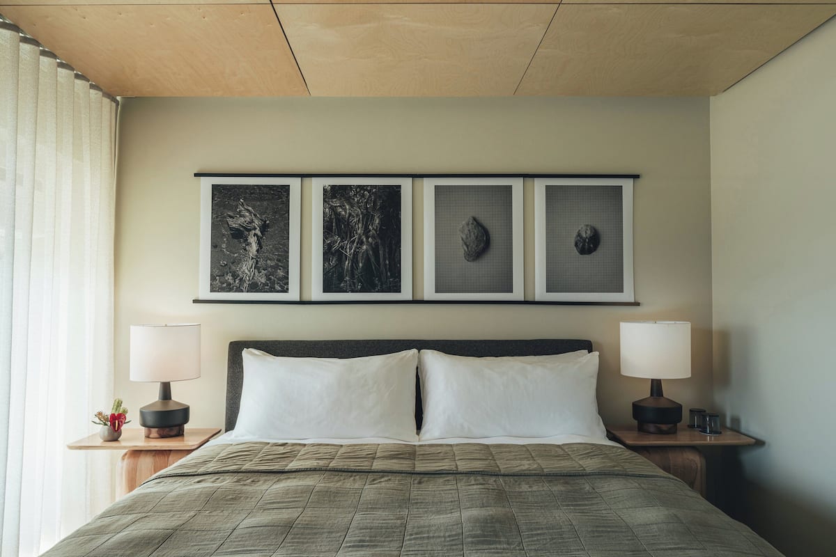 Luxe beddengoed, een kluis op de kamer, verduisterende gordijnen