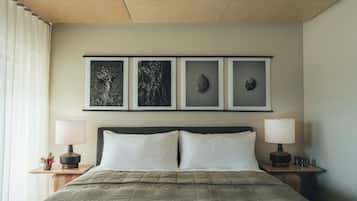 Egyptian cotton sheets, premium bedding, in-room safe, desk