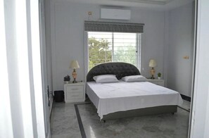 3 bedrooms, free WiFi, bed sheets