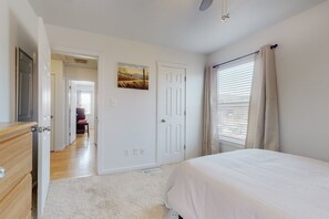 3 bedrooms, WiFi, bed sheets