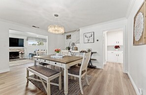 Dining - Newly Renovated Comfortable 4 Bds Houses in LA (Glendora)
