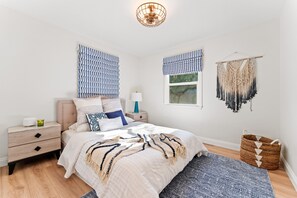 4 bedrooms, in-room safe, desk, iron/ironing board