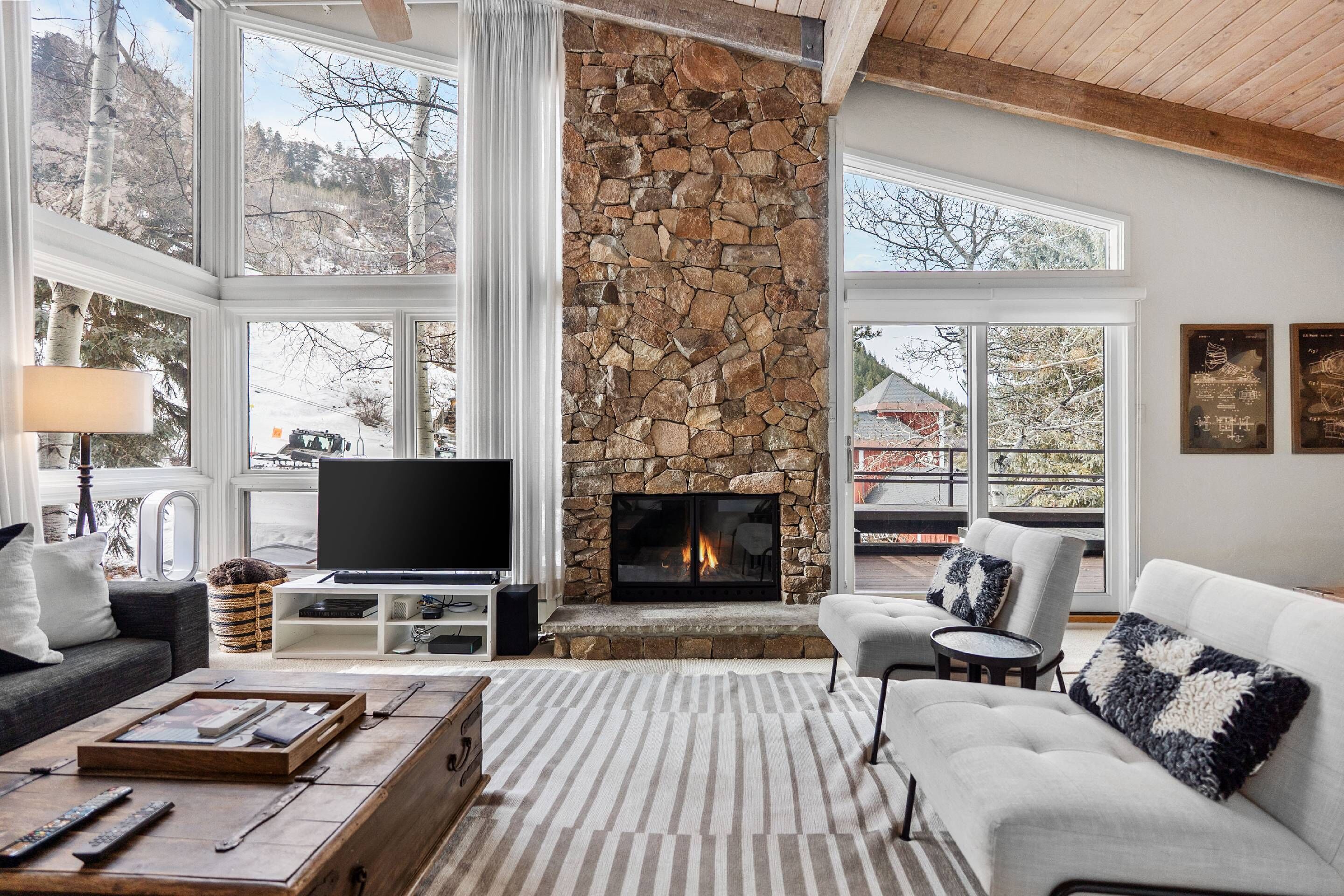 Flat-screen TV, fireplace, DVD player