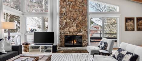 Flat-screen TV, fireplace, DVD player