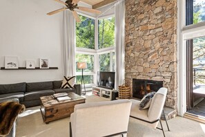Flat-screen TV, fireplace, DVD player