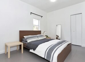 Basic House | 3 bedrooms, free WiFi, bed sheets - Casa Vacacional en Miami (Miami)