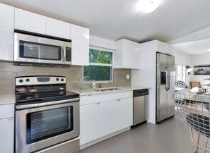 Basic House | Private kitchen - Casa Vacacional en Miami (Miami)
