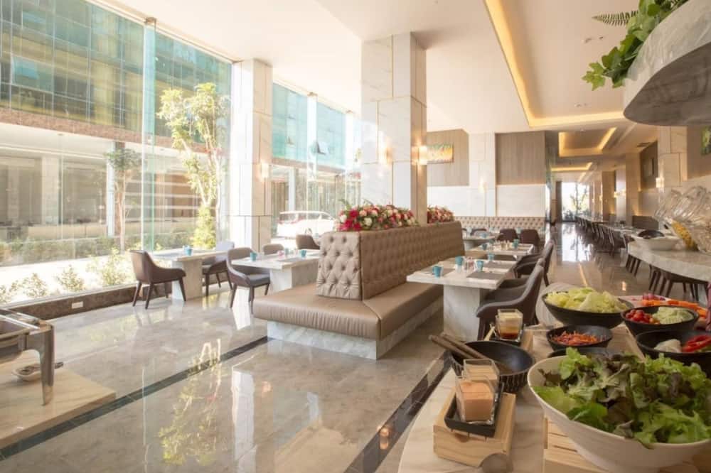 Elegant Airport Hotel