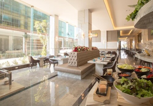 Elegant Airport Hotel