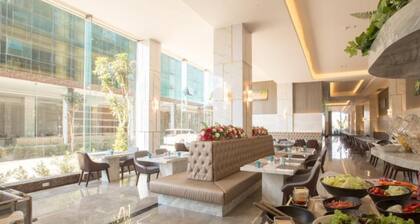 Elegant Airport Hotel