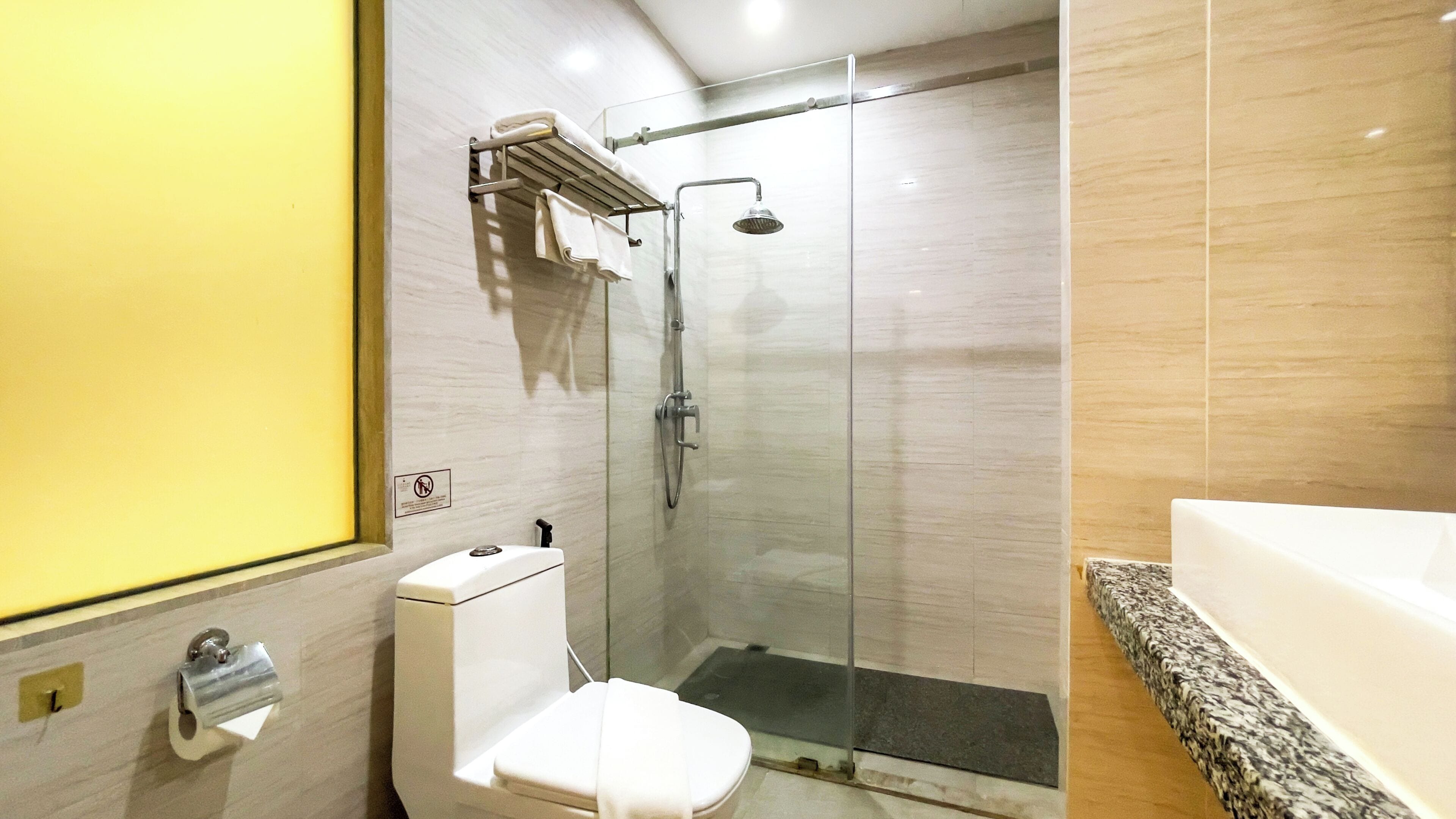 Photo - Elegant Airport Hotel