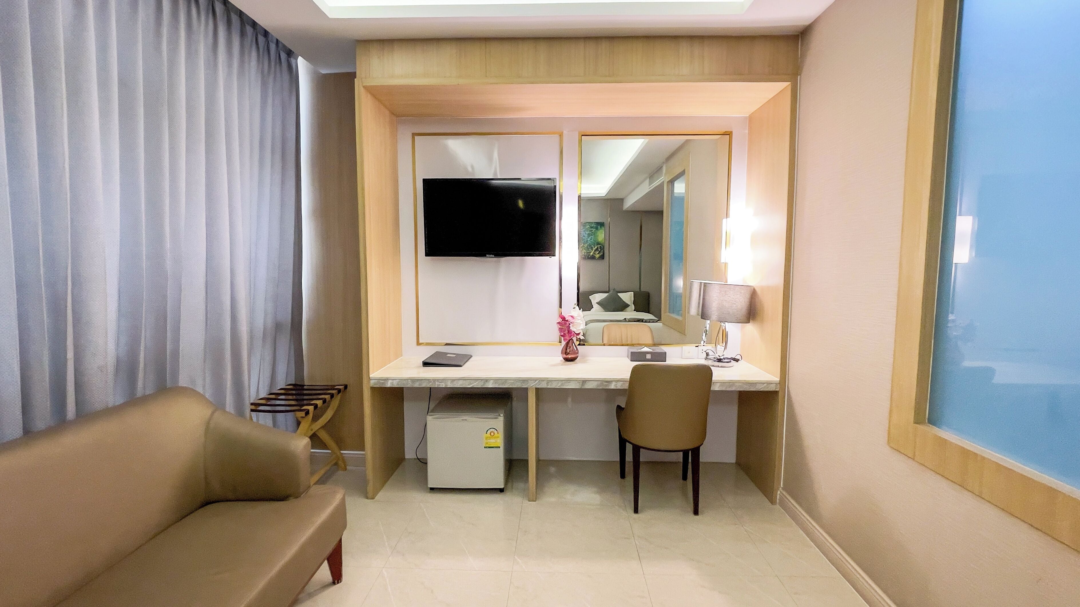 Photo - Elegant Airport Hotel