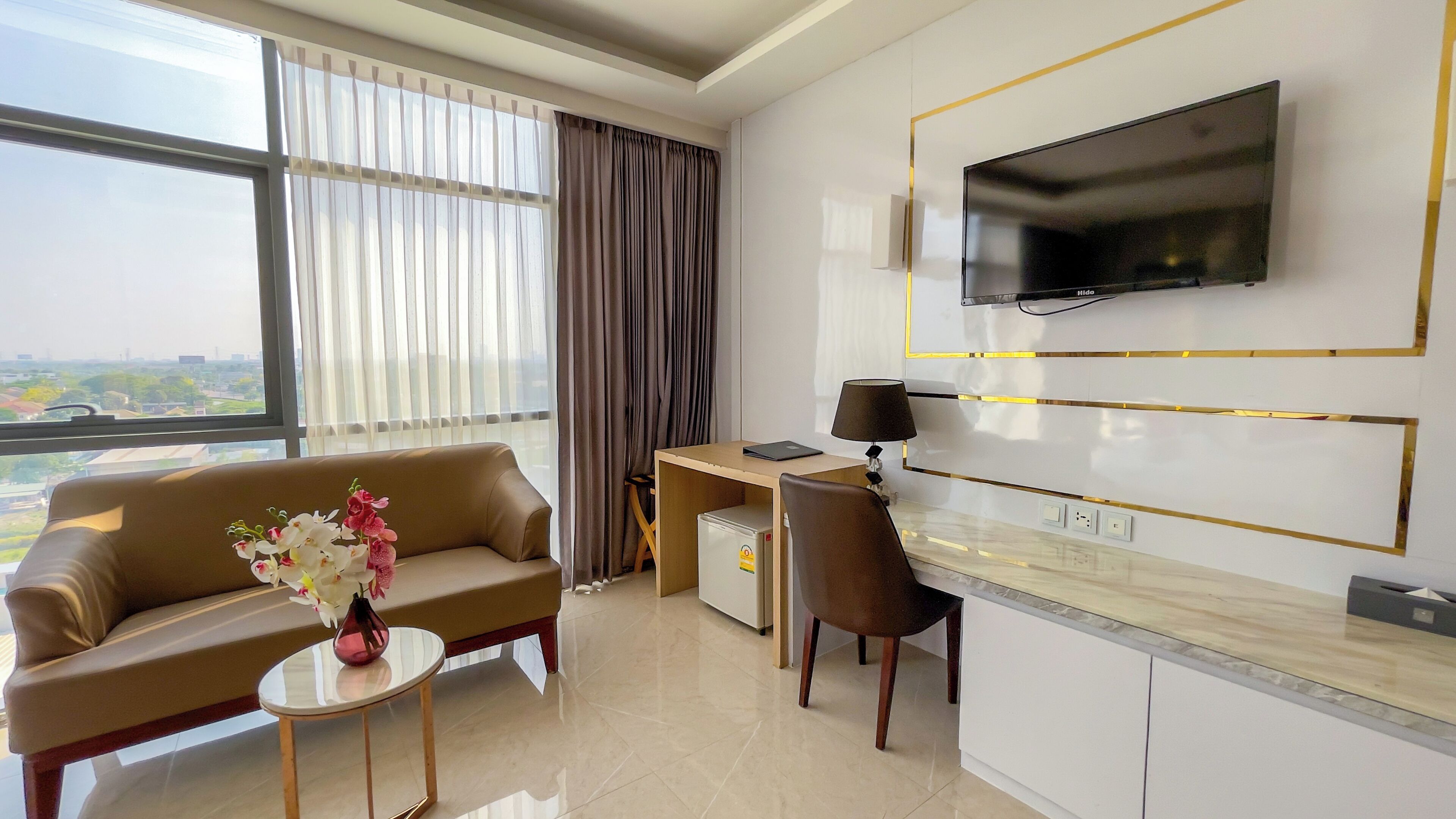 Photo - Elegant Airport Hotel