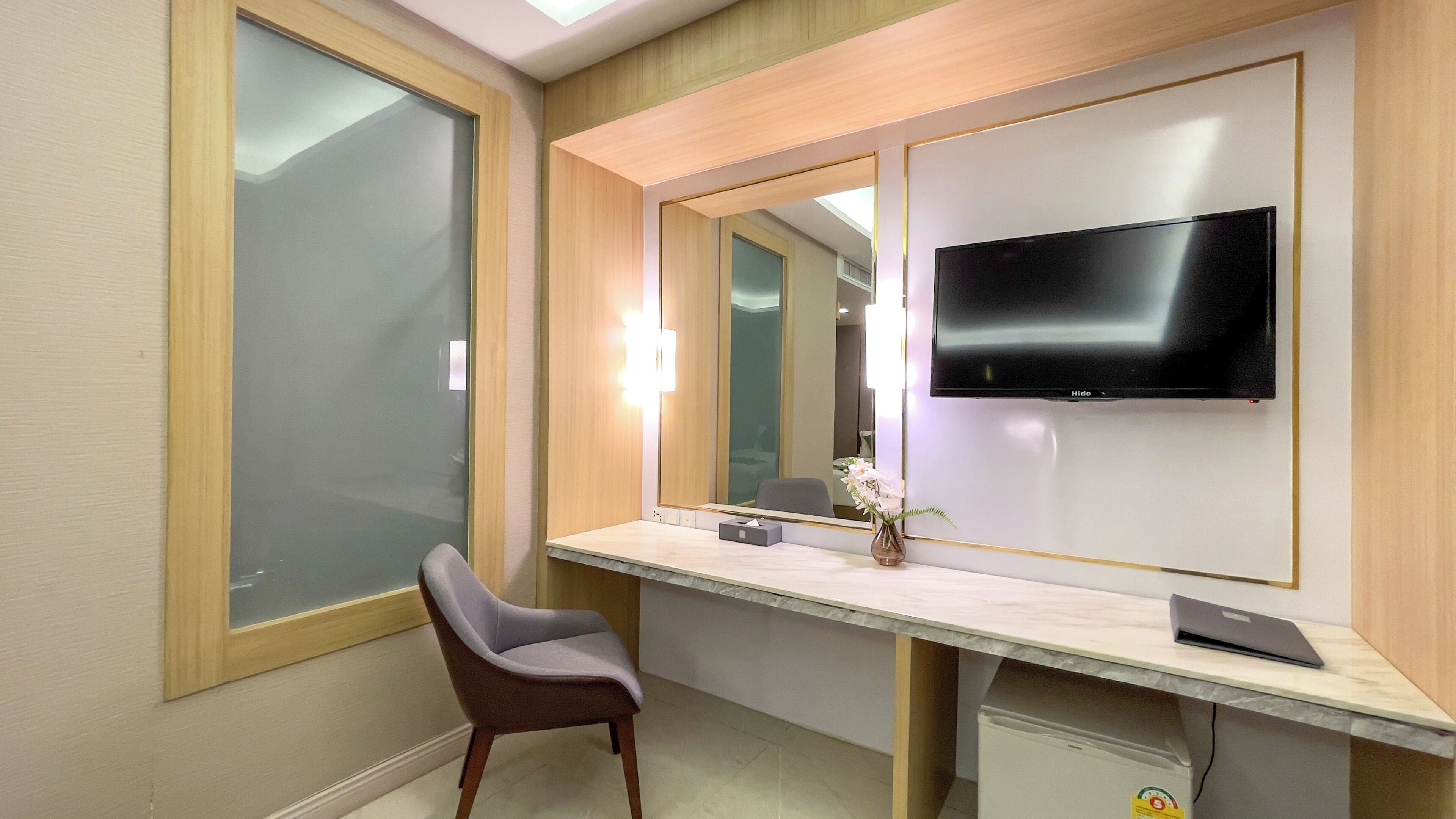 Photo - Elegant Airport Hotel