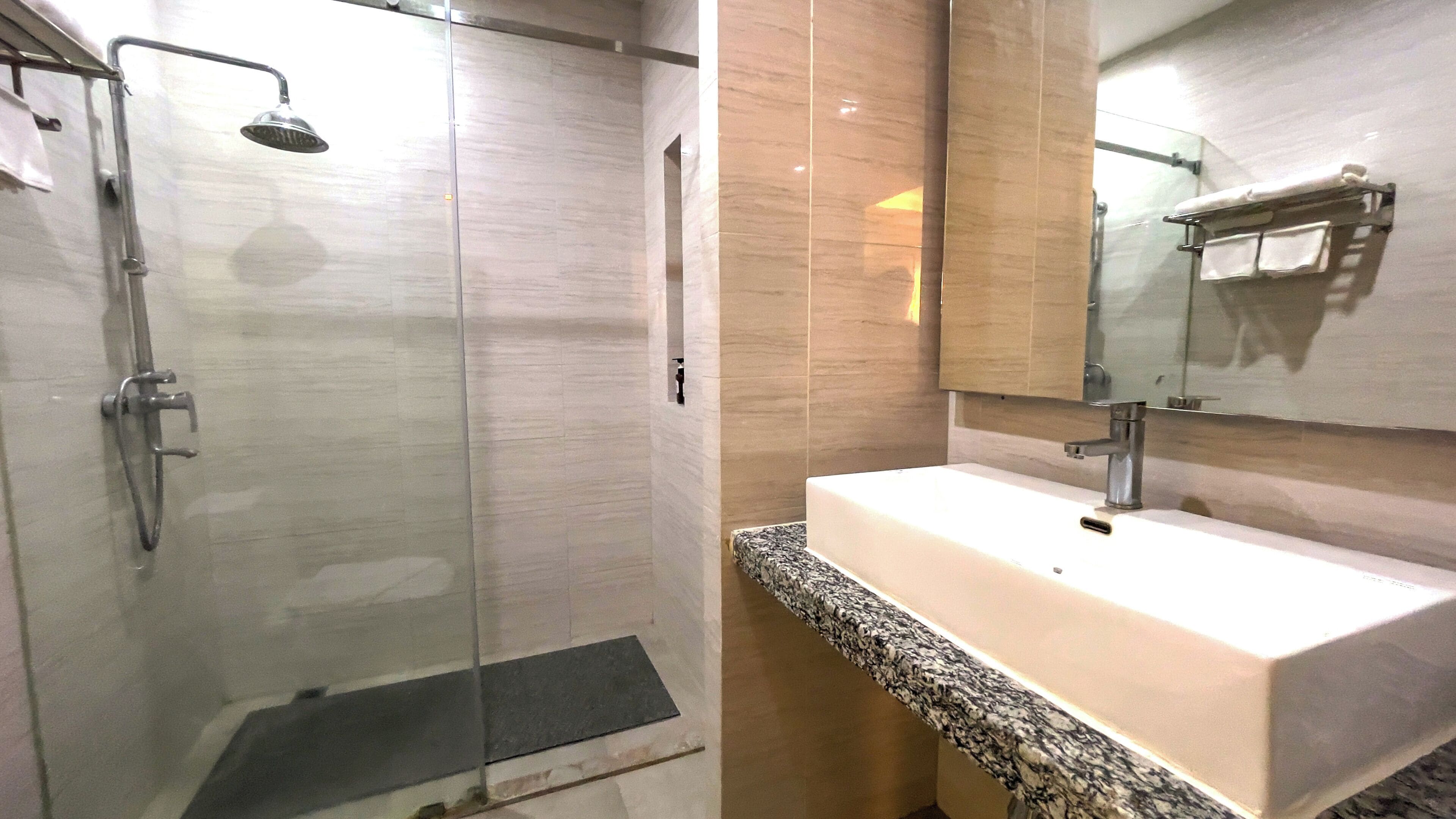 Photo - Elegant Airport Hotel