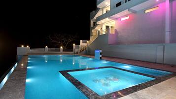Seasonal outdoor pool