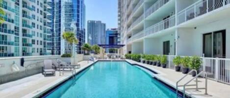 Piscina a l'aire lliure