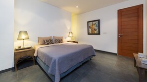 3 bedrooms, desk, free WiFi, bed sheets