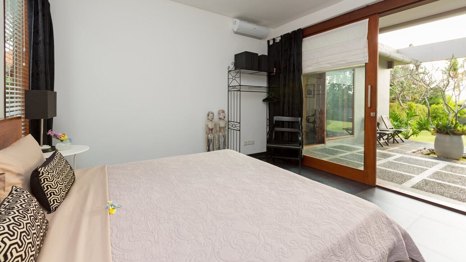 3 habitaciones, escritorio, wifi gratis y ropa de cama 