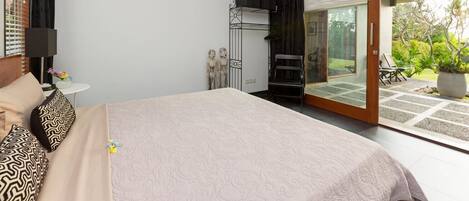 3 bedrooms, desk, free WiFi, bed sheets