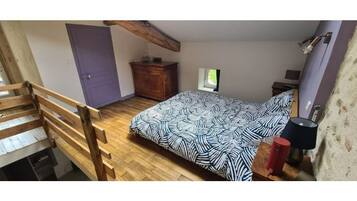 1 habitación, insonorización, cuna de viaje y ropa de cama