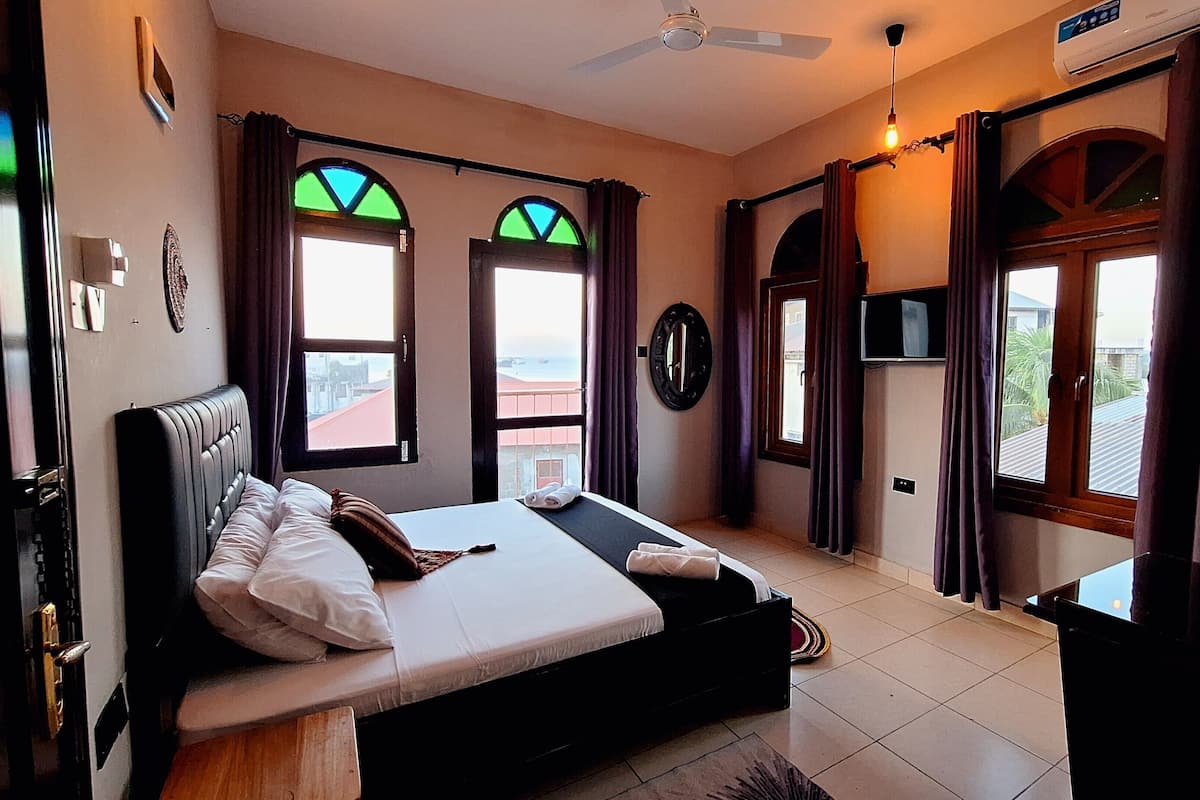 Superior Room, Sea View | Iron/ironing board, WiFi (free), bed sheets