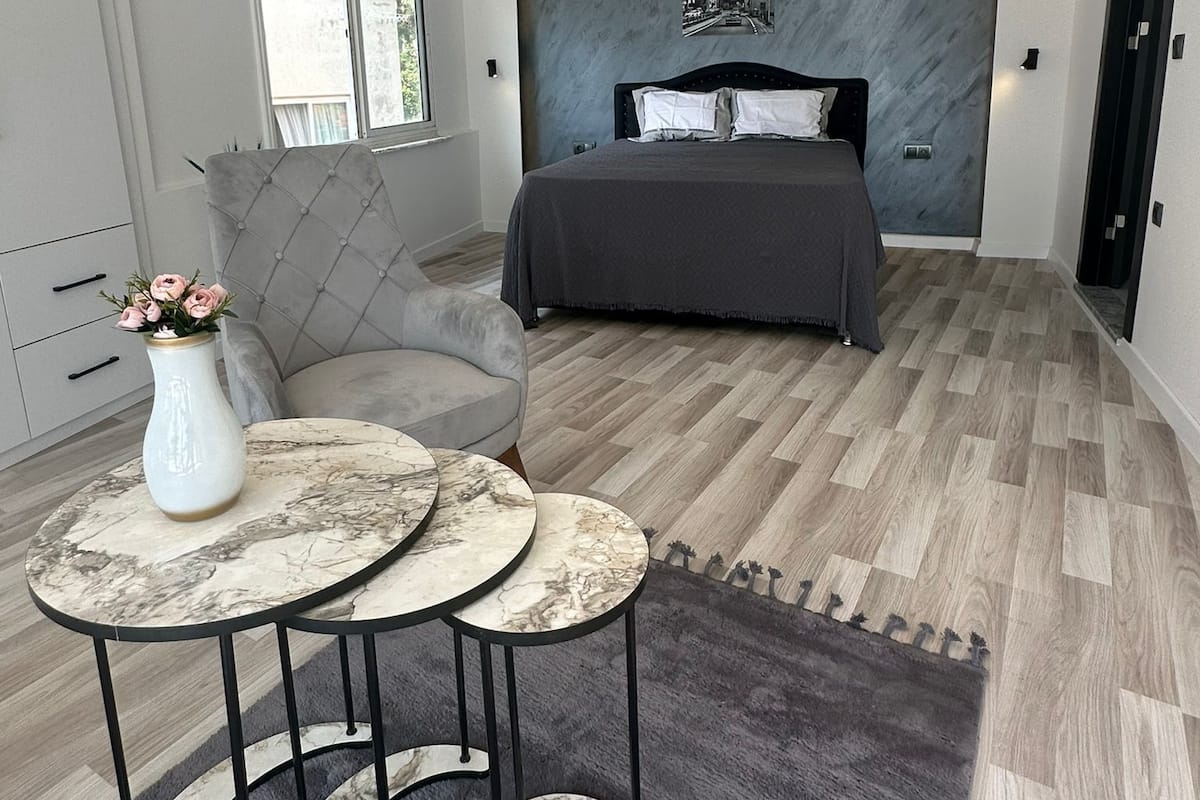 1 bedroom, hypo-allergenic bedding, free WiFi, bed sheets
