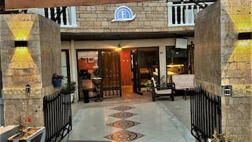 Fachada de la propiedad