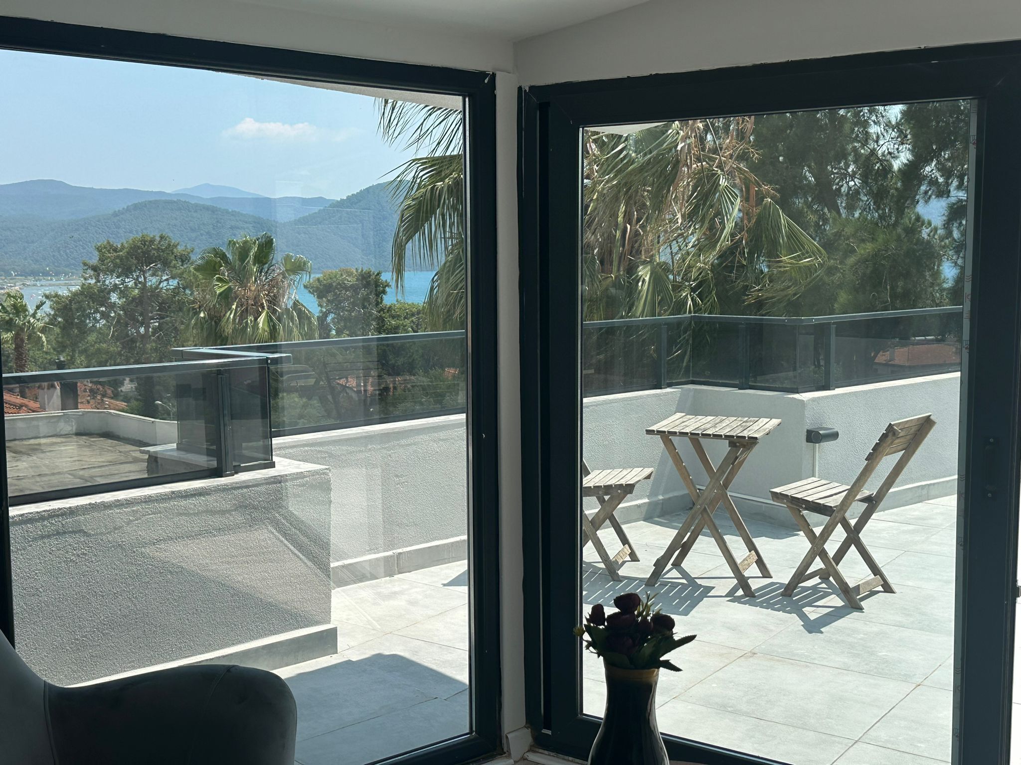 Elite Penthouse, 1 Bedroom, Sea View | Hypo-allergenic bedding, free WiFi, bed sheets