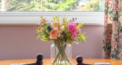 Room in shared house in leafy suburban road. London Zone 4