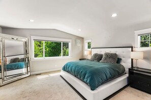4 bedrooms, iron/ironing board, travel cot, WiFi