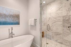 Bathtub, hair dryer, towels - Ski-in/Ski-out! Enjoy Luxury Amenities, Hot Tub, and a Great Location! (Park City)