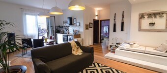 Apartment surrounded by greenery, 5 minutes from the beach!
