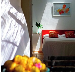 1 habitación, escritorio, wifi gratis y ropa de cama