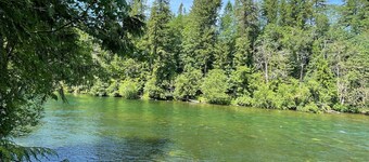 Campbell River 2 bedroom Fishing Lodge - River View