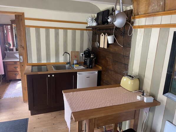 Private kitchen - Zirkuswagen am Landhaus Labes (Stechlin)