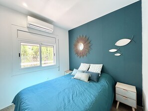 2 bedrooms, iron/ironing board, free WiFi