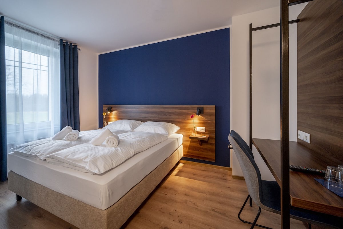 Ropa de cama hipoalergénica y escritorio