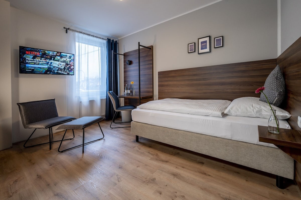 Ropa de cama hipoalergénica y escritorio