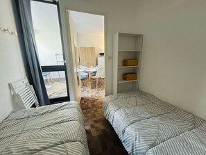 1 bedroom - Cozy 2-Room Apartment for 4, Steps from Beach, A/C, Loggia, Parking - Narbonne Plage (Narbonne)