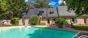 Cozy Gîte with Shared Heated Pool near Angers