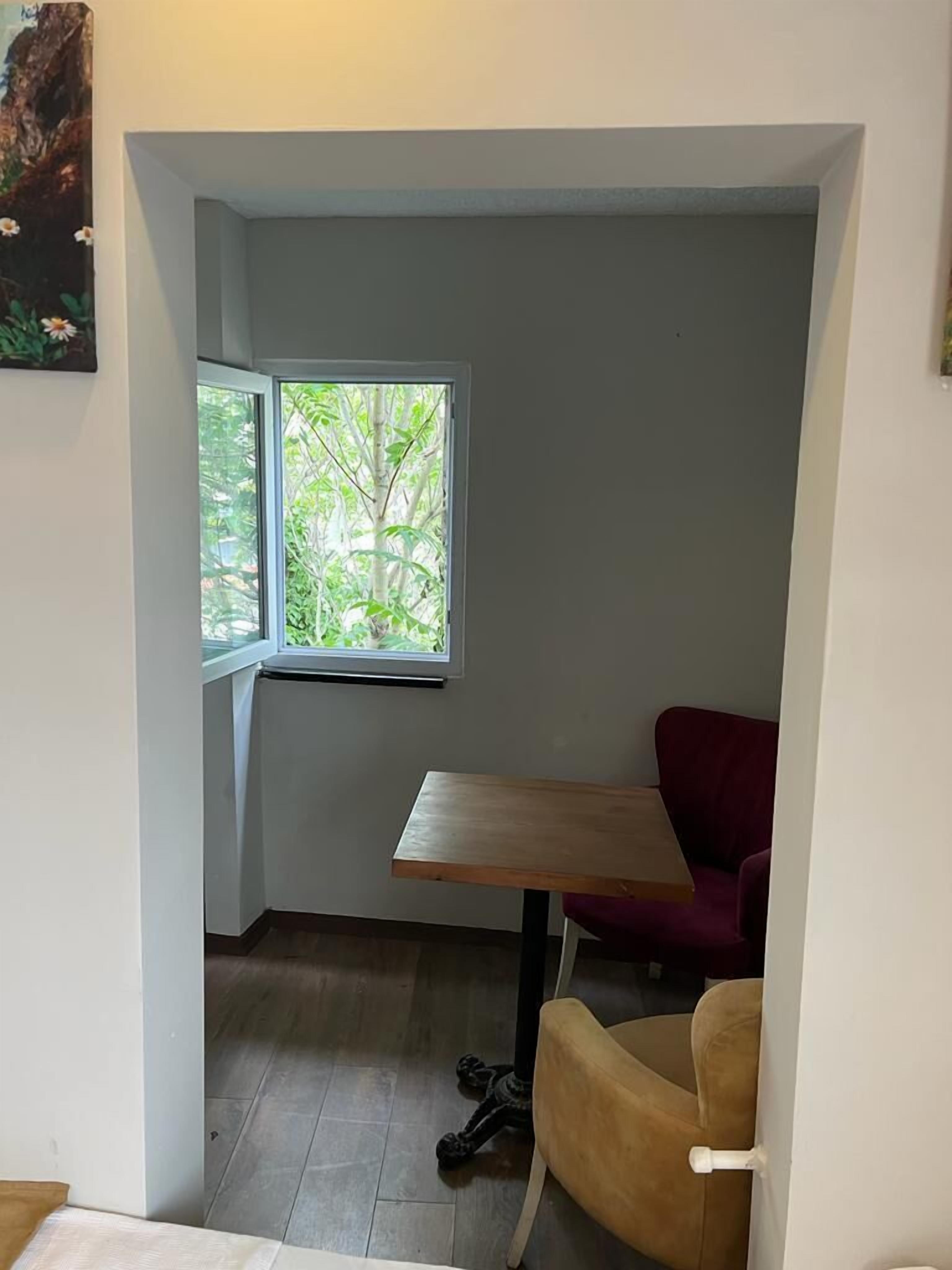 Business Quadruple Room, Multiple Beds | Desk, blackout drapes, soundproofing, iron/ironing board