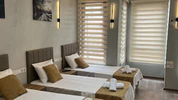 Business Quadruple Room, Multiple Beds | Desk, blackout curtains, soundproofing, iron/ironing board